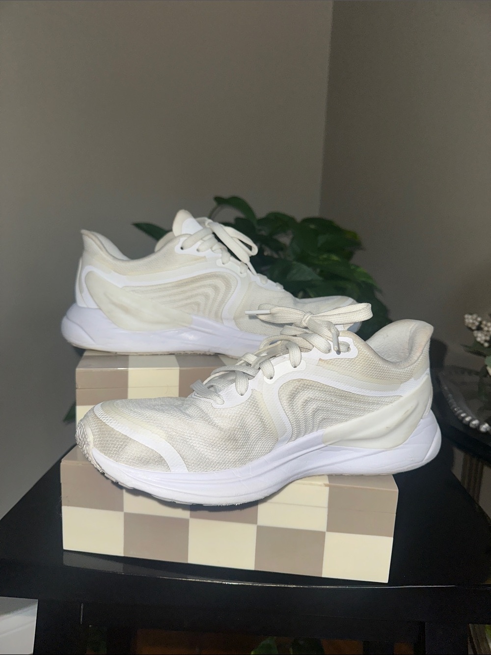 lululemon athletica Blissfeel Run 2 White Women's Athletic Sneakers size 10 EUC